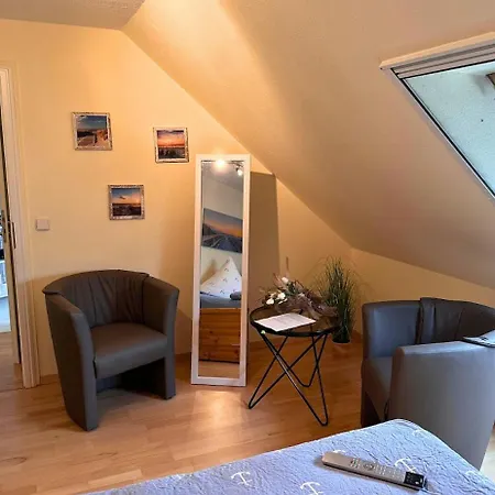 Haus Seelotse In Bei Cuxhaven Habitación en casa particular *